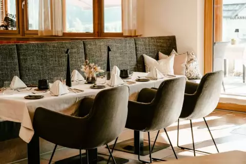 08_hotel-arlbergerhof_bar