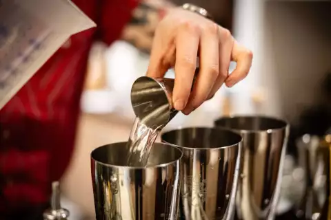 06_hotel-arlbergerhof_bar